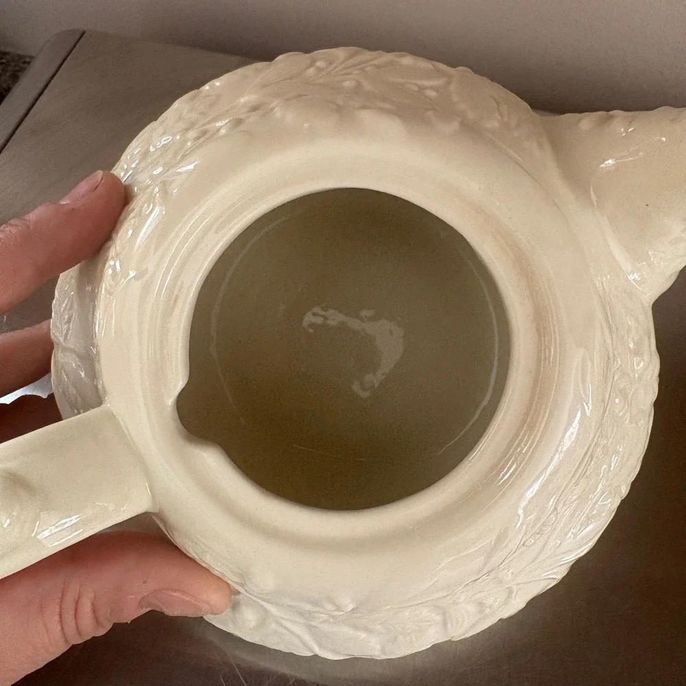 Embossed Botanical Ceramic Teapot Cream Off-White Leaf Berry Motif‎ 5.5 inch
